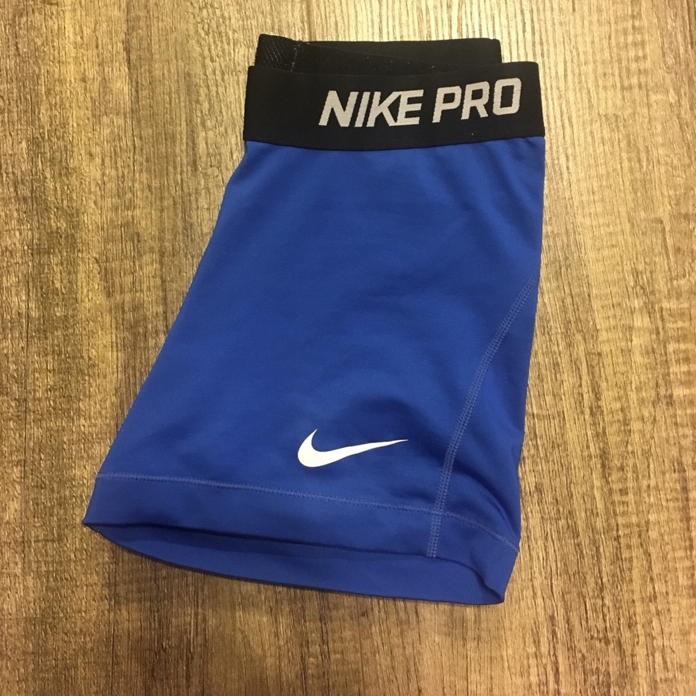 • Nike Pros •
