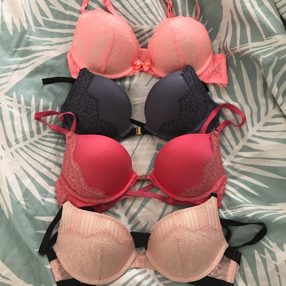 LOT 32B Victoria Secret Very Sexy Push-up bras