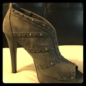 Guess heeled booties