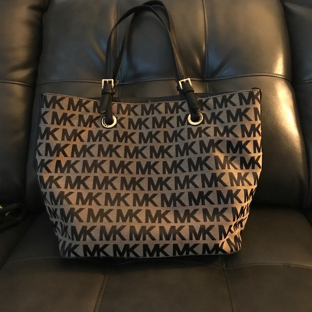 Michael Kors Bag - Picture 1 of 4