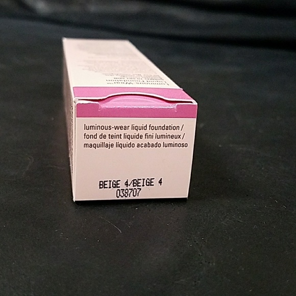 Mary Kay TimeWise Luminous Wear Foundation - Picture 4 of 6