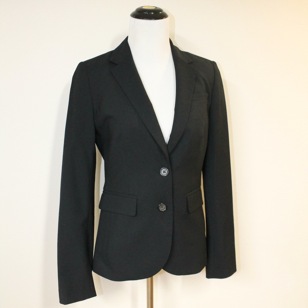 Banana Republic Suit - Blazer and Skirt