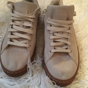 Men’s PUMA Textured Lace - Up Sneakers  Worn Once