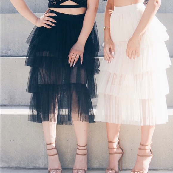 English Factory Tulle Skirt - Picture 3 of 4