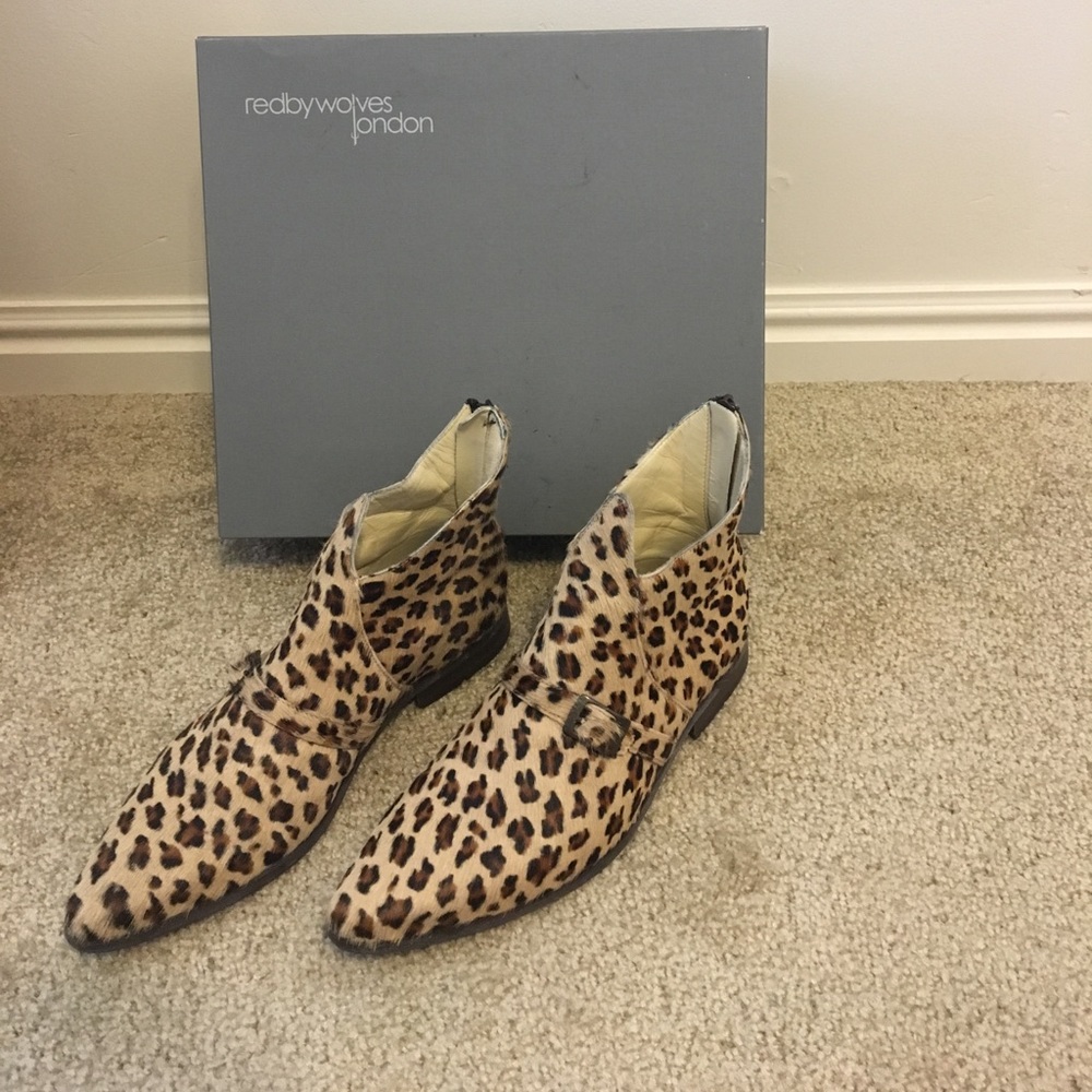 Red by Wolves London ankle boots, Sz. 7