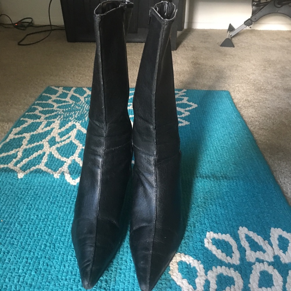 Newport News black leather boots sz 6