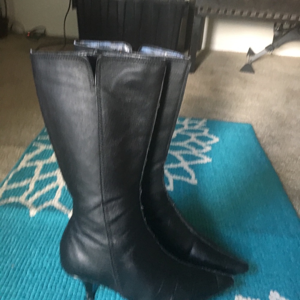Newport News black leather boots sz 6 - Picture 2 of 4