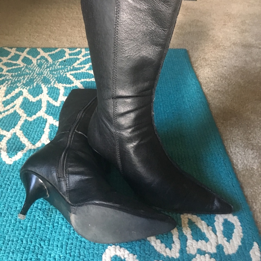 Newport News black leather boots sz 6 - Picture 3 of 4