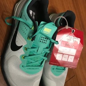 New Women’s Nike Metcon 2