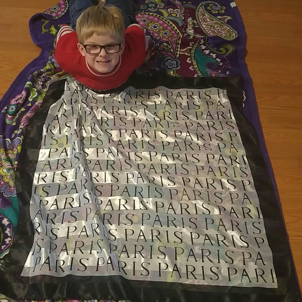 PARIS Scarf/wrap - Picture 2 of 3