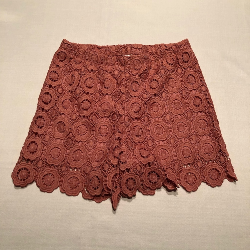 Xhiliration Mauve Pink Crochet Lace Shorts 10/12
