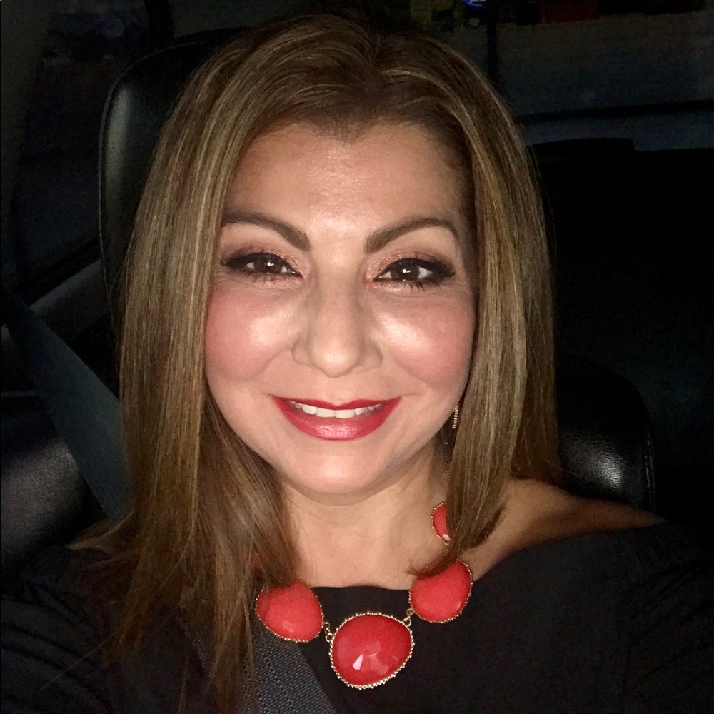 Meet your Posher, Angela