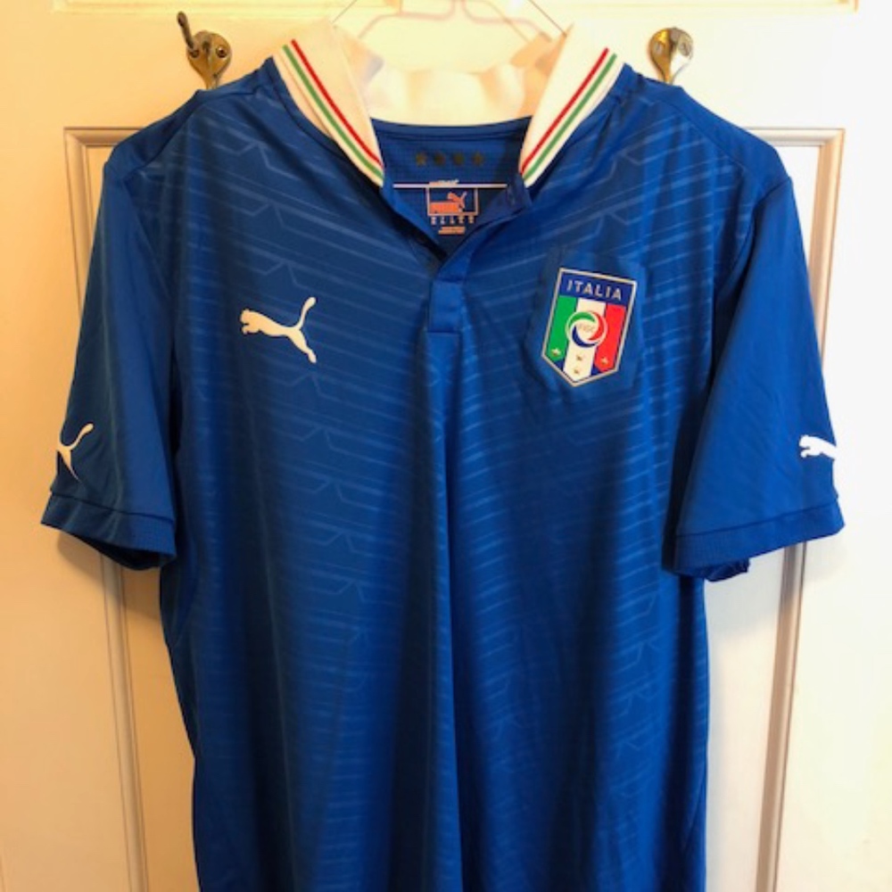 Italy Soccer Jersey Puma Size: XL