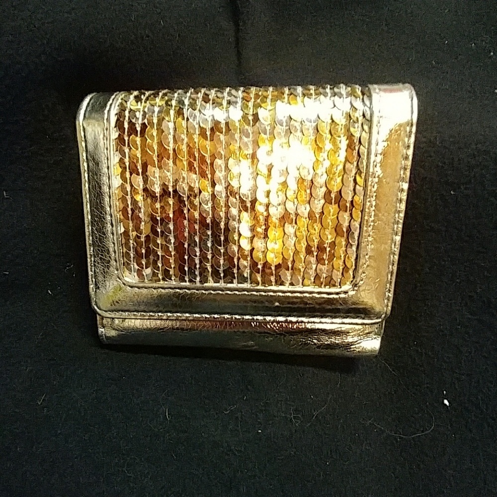 Ladies TriFold Wallet NWT