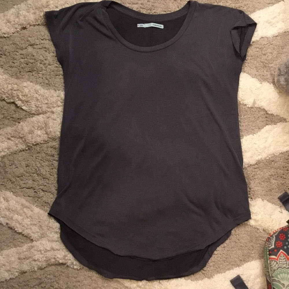 Short sleeve grey shirt