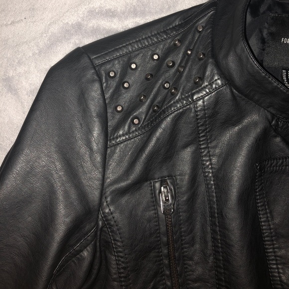 Leather jacket - Picture 2 of 4