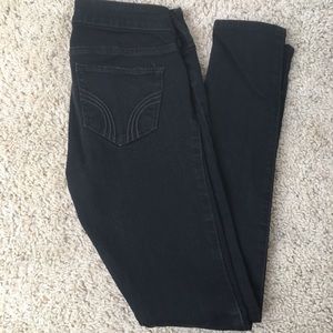 Hollister black super skinny jeans (size 3 short)