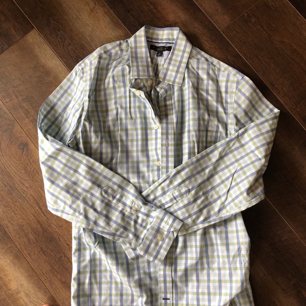 Banana Republic non-iron size S