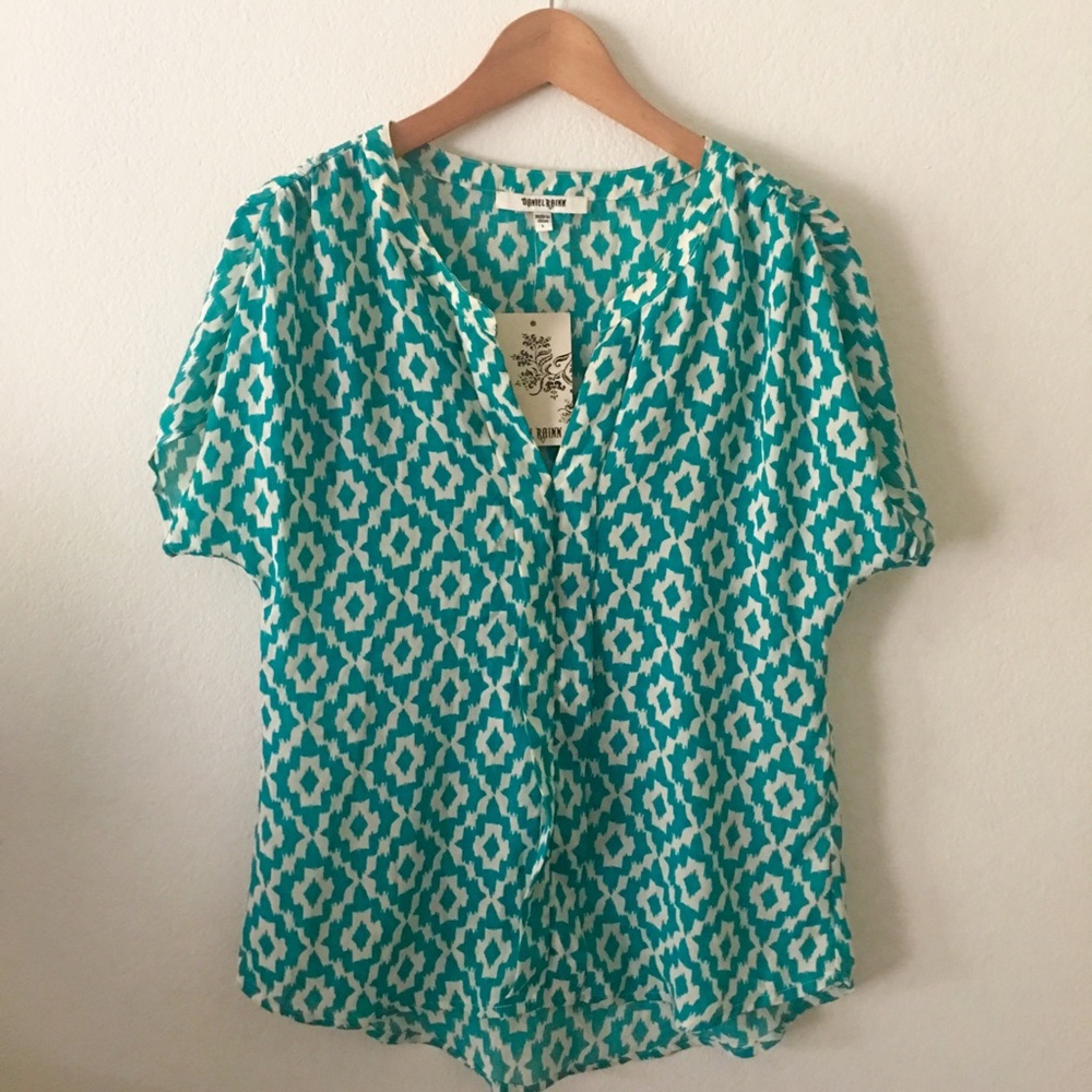 Patterned V-neck blouse