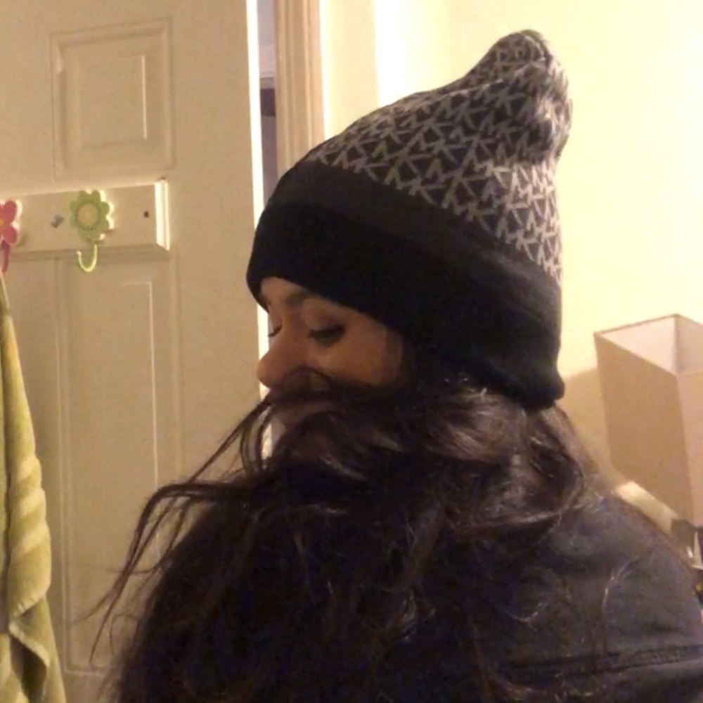 Michael Kors Gray Logo beanie - Picture 5 of 5