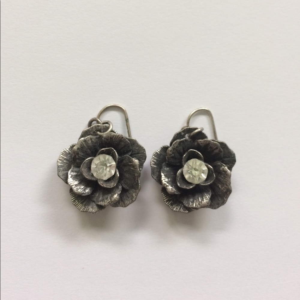 Premier Designs flower earrings