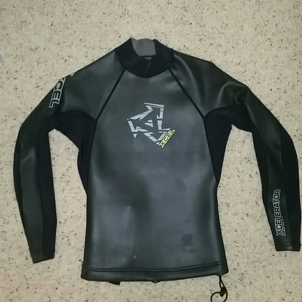 Xcel surfing neoprene top