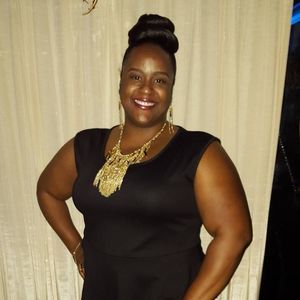 Meet your Posher, Adrianne