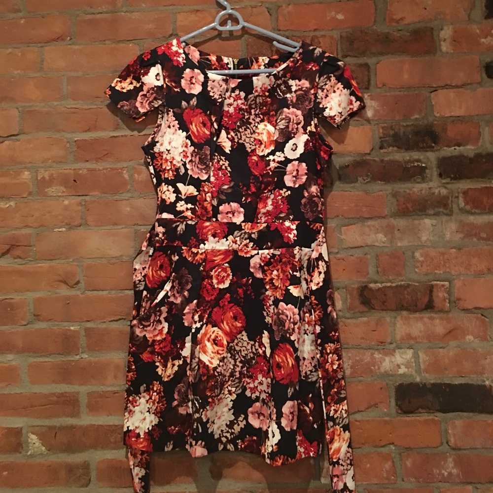 Flower dress with belt