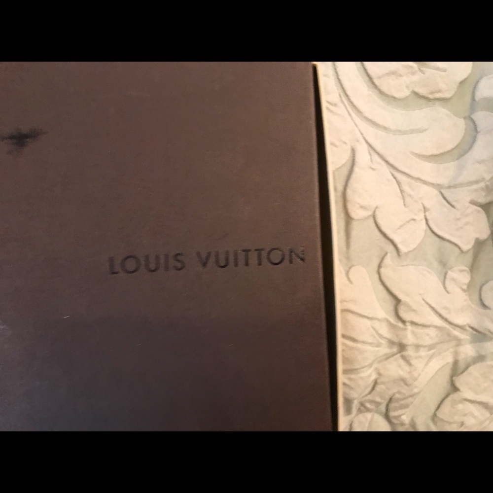 Lv sandals - Picture 3 of 4