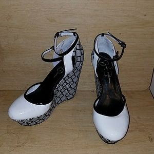 Jessica Simpson wedges 8 1/2