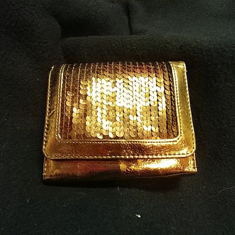 Ladies TriFold Wallet NWT