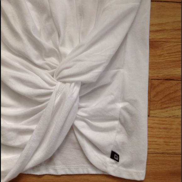 NWT White Fabletics Hera Muscle Tee Tank Top M/8 - Picture 3 of 4