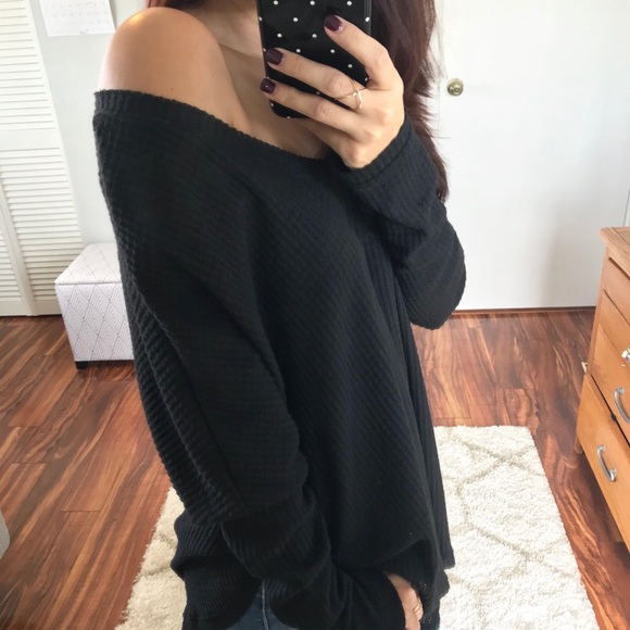 LAST 1 • Maren Oversized Waffle V Neck - Black - Picture 2 of 7