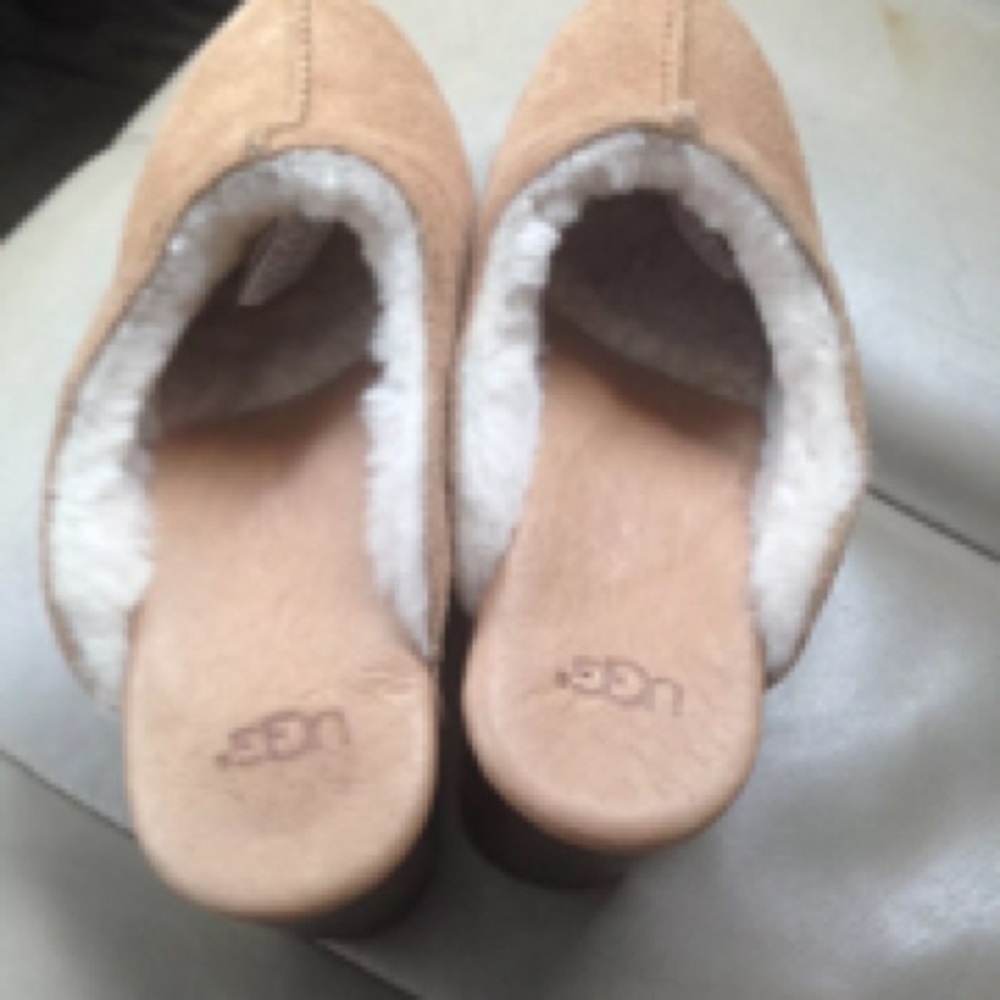 Authentic ugg clogs - Picture 3 of 4