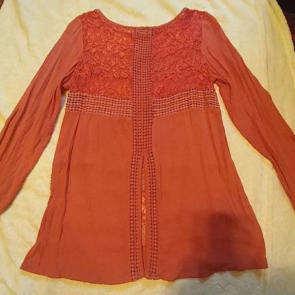 Boutique crochet and lace top - Picture 2 of 3