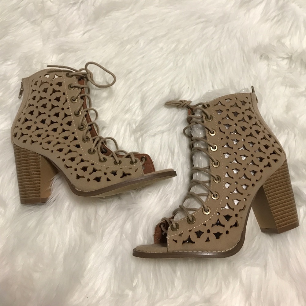 Laser cut chunky lace up Ankle bootie