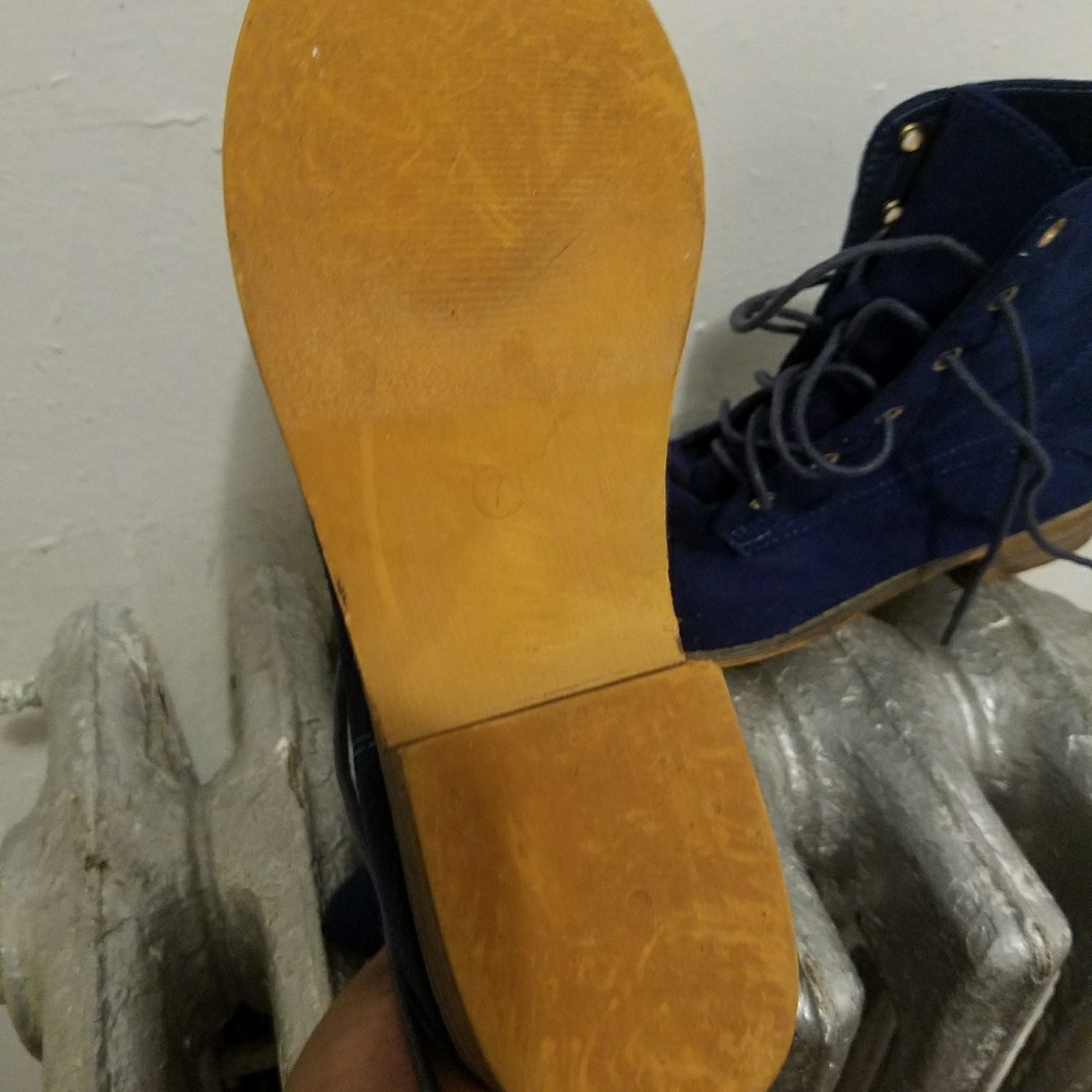 Boot - Picture 2 of 2