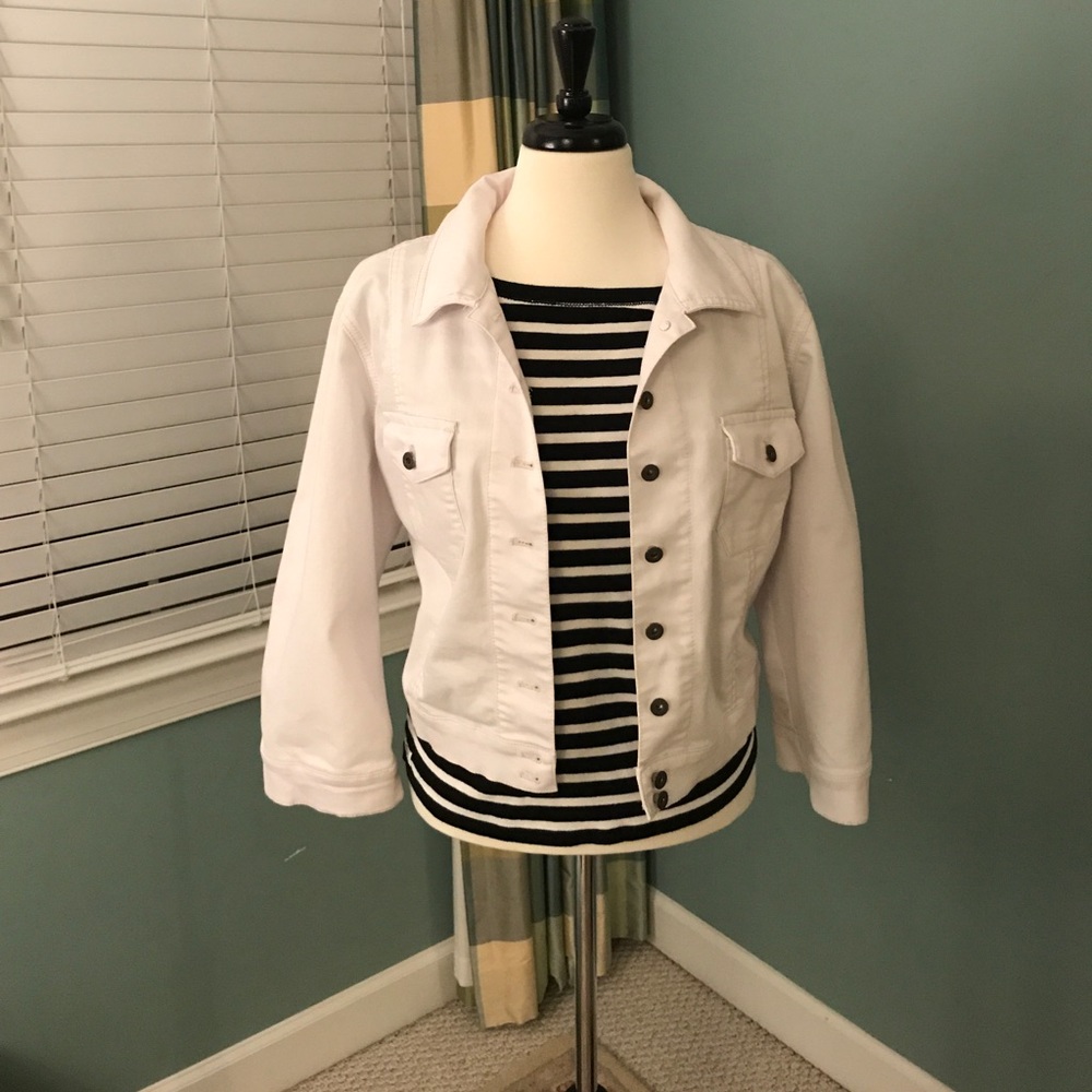 CHICO’S WHITE DENIM JACKET