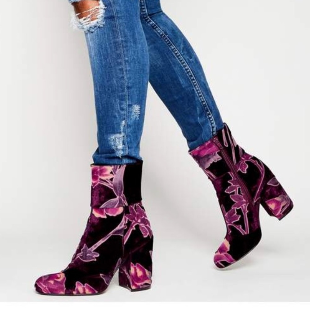 Lightly Worn Steve Madden Multi Color Bootie Sz7 - image 2