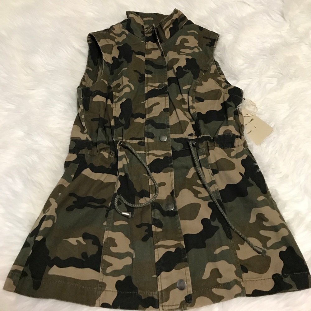 Camo olive green vest