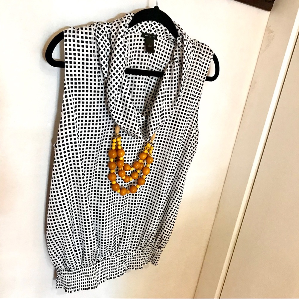 💸SOLD💸 Ann Taylor Black & White Cowl Neck Top