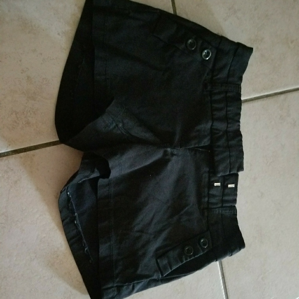 Shorts - Picture 6 of 8