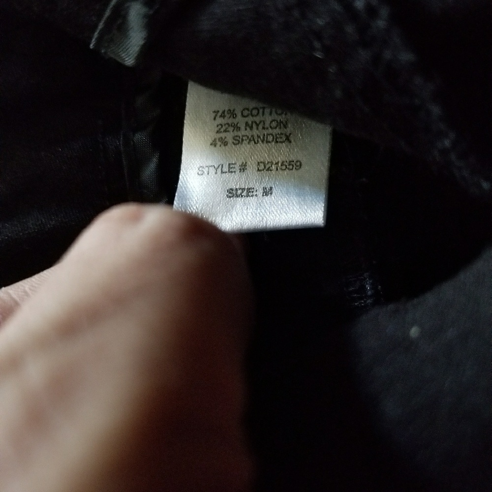 Shorts - Picture 7 of 8