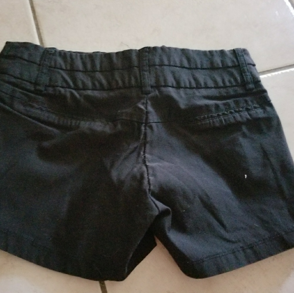 Shorts - Picture 8 of 8
