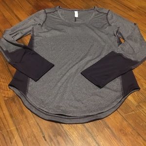 Under Armour top