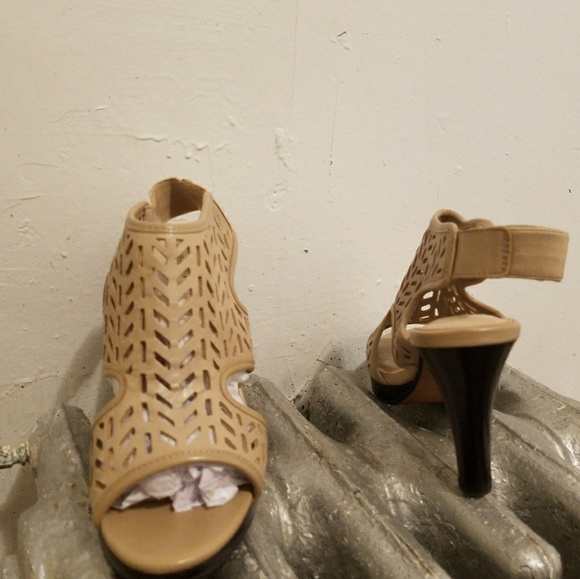 Shoes - Picture 1 of 2