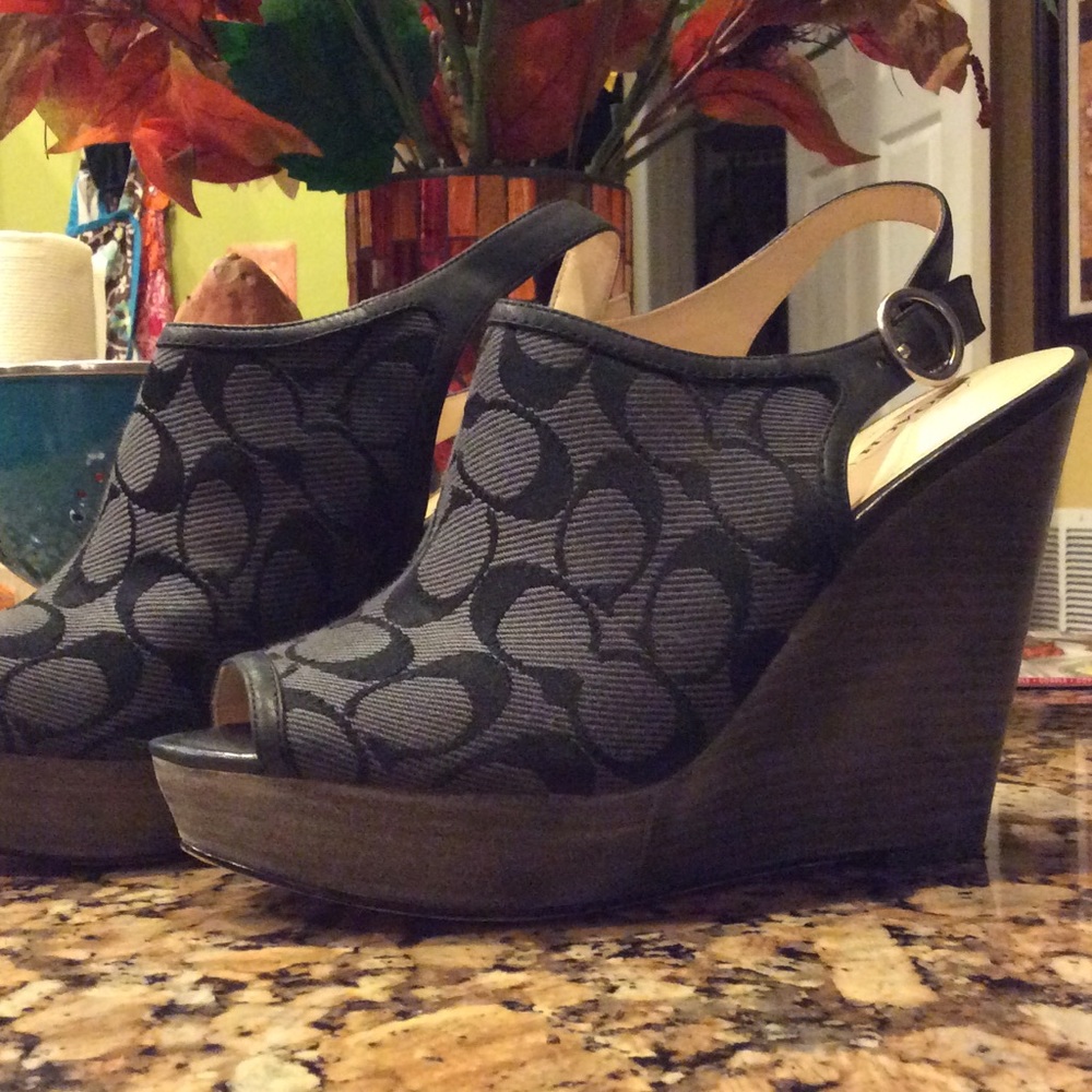 Women wedge