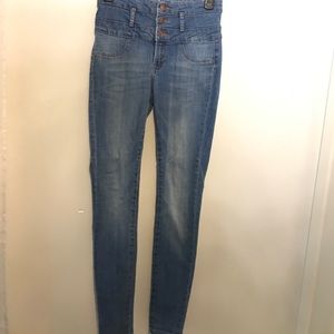 High Waisted Light Wash skinny jeans