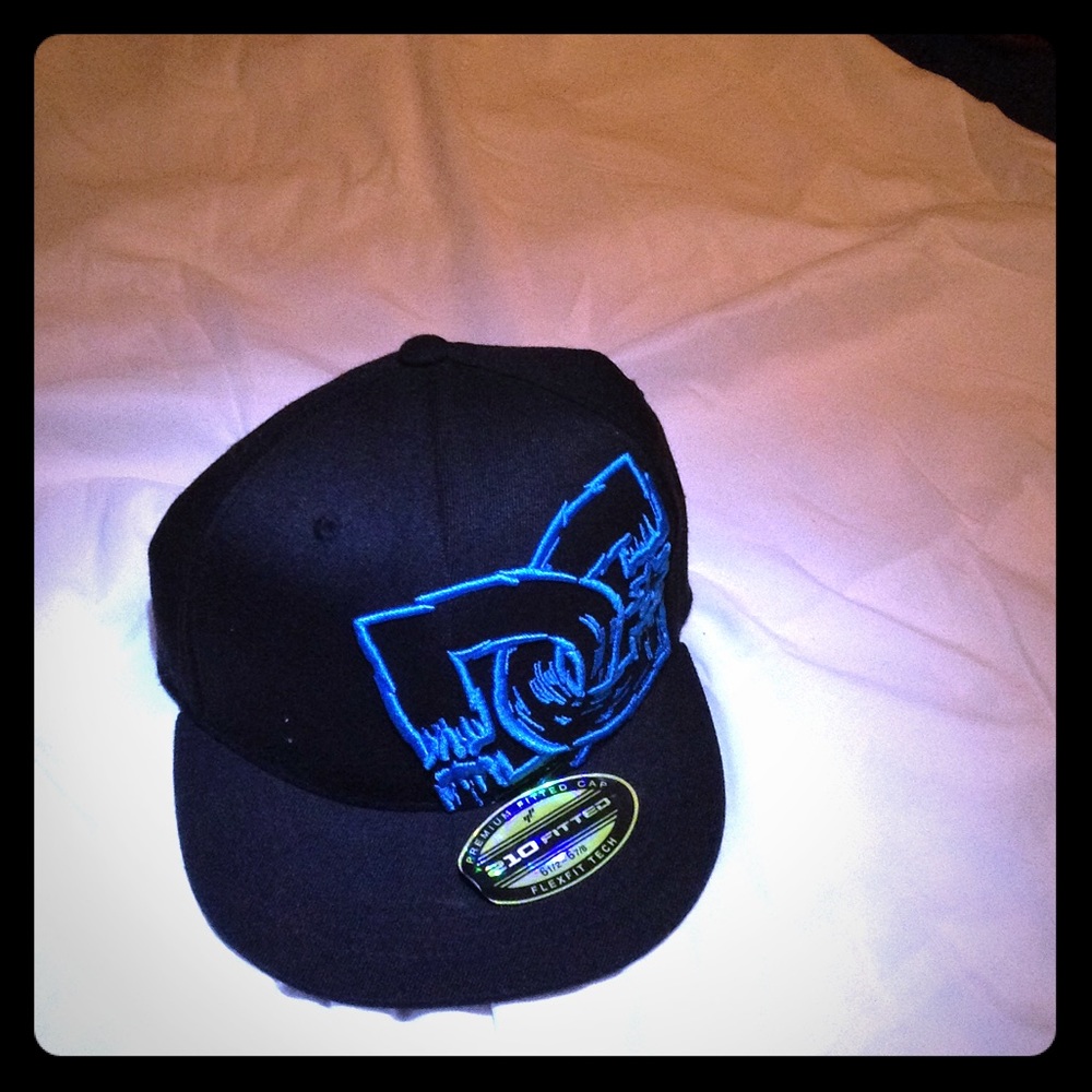 DC fitted cap
