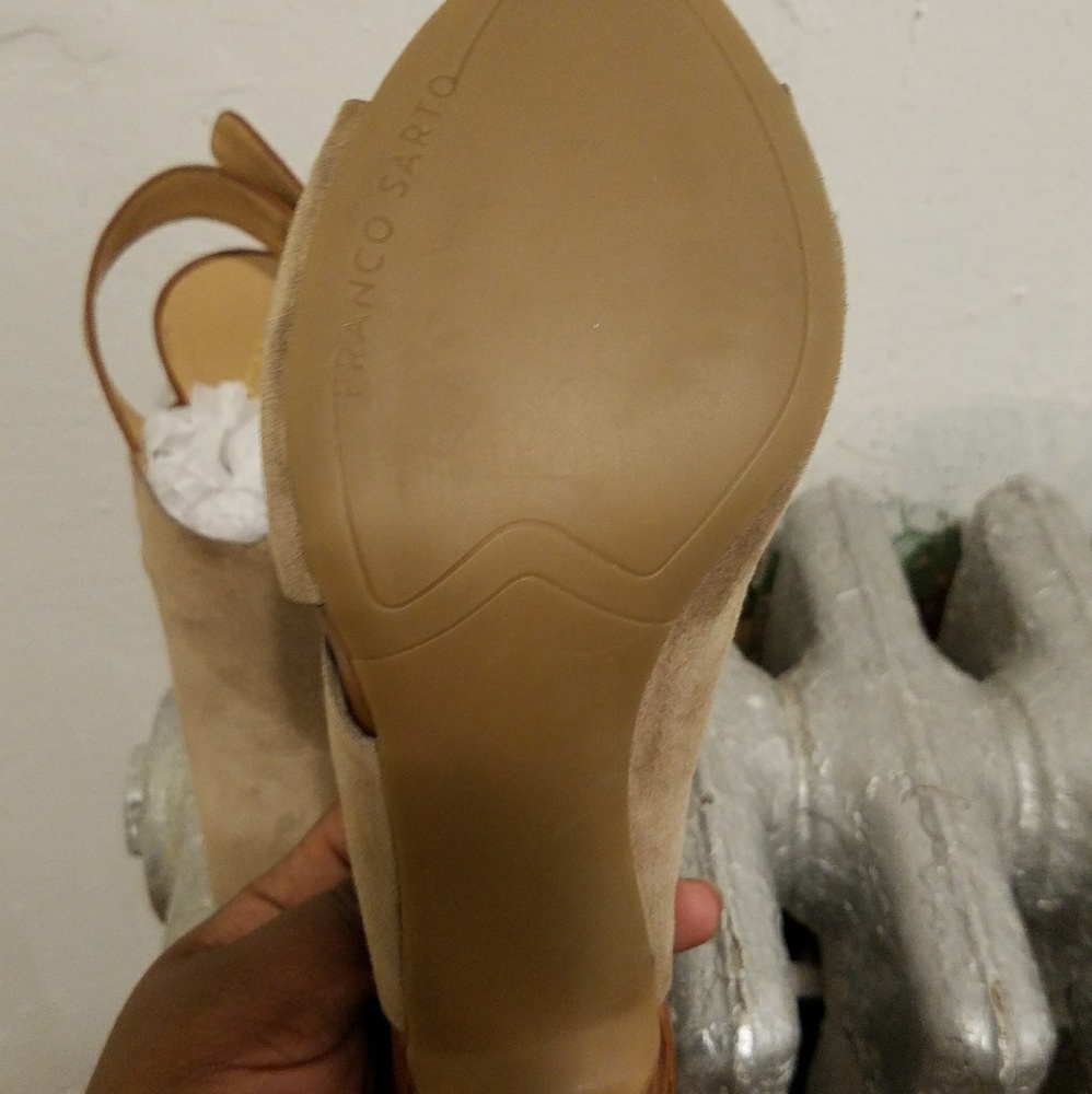 Shoe - Picture 2 of 2